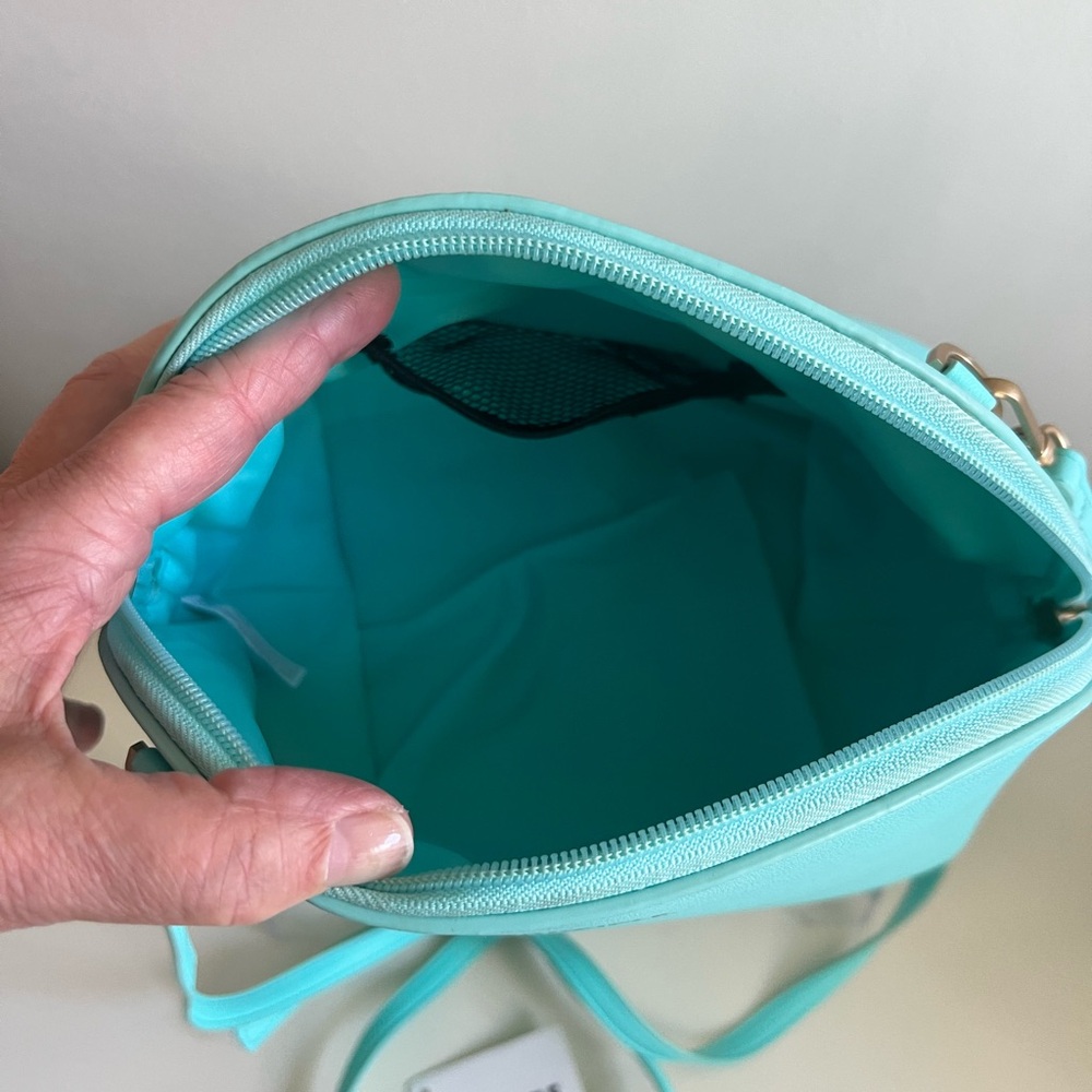 Corkcicle Adair Aqua Insulated Crossbody Lunch Bag - Picture 6 of 7